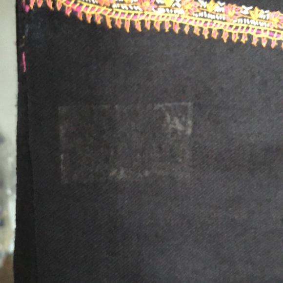 Vintage Embroidered Shawl from Nepal - Picture 6 of 6